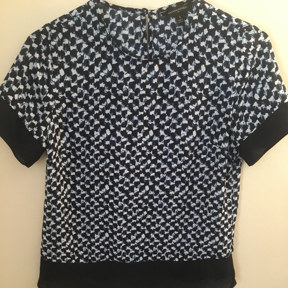 Banana Republic Casual Shirt (Size Small)